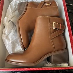 Women Boots Size 7.5