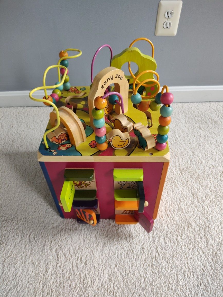 Zanny Zoo Wooden Activity Cube/Toy