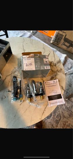 GLACIER BAY Two Handle Bathroom Faucet 4 in Centerset