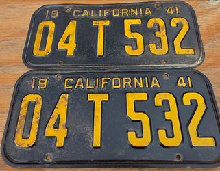 Vintage California license plate.  Antiguas placas de California