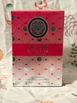 Victory Glowing Crystal Eau de Parfum Spray, Regular Size 3.4 fl oz