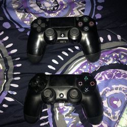 2 Ps4 DualShock Controllers