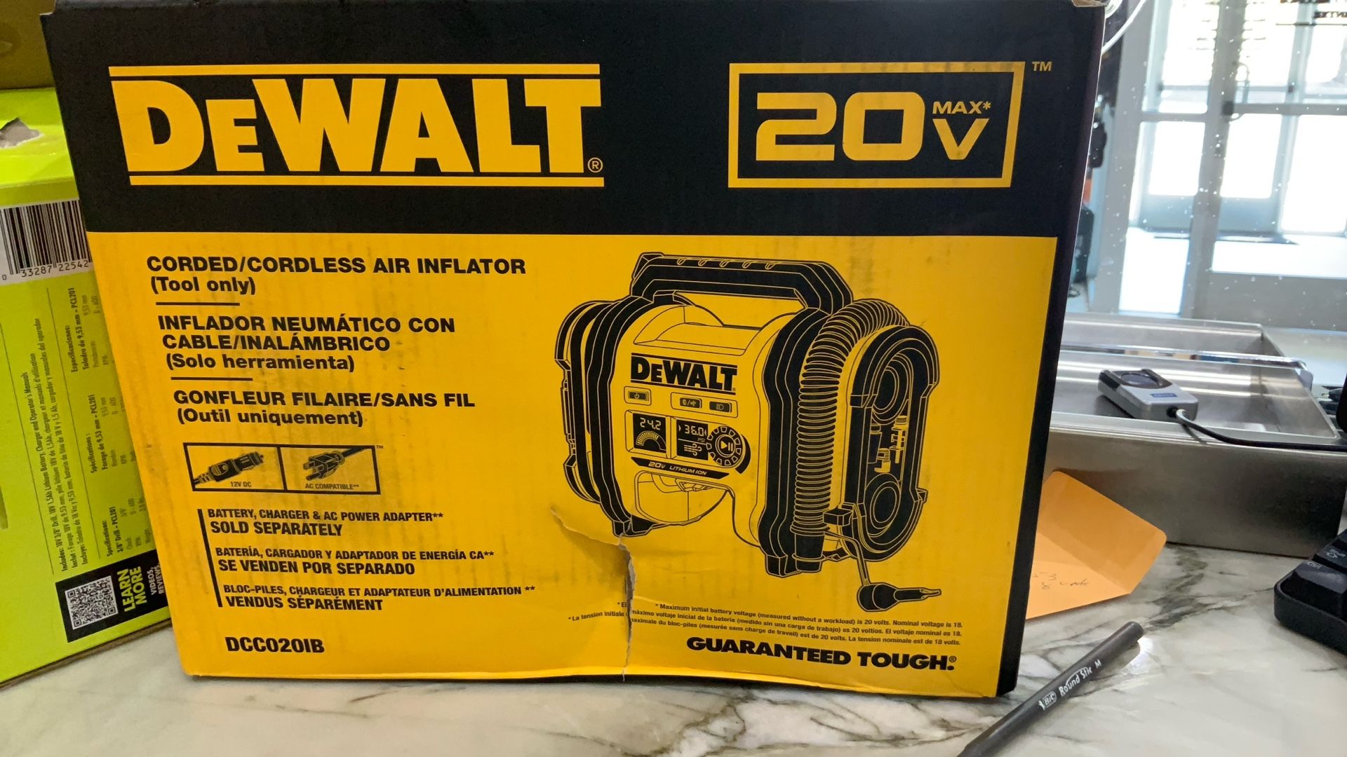Brand New Dewalt 20V Cord/Cordless Air Inflator Tool Only BRAND NEW