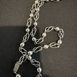 STERLING SILVER NECKLACE 