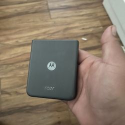 Motorola Razr 2024