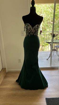 ✨Emerald Green Ball Gown- perfect for prom or formal events size small✨
