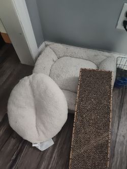 Cat Bed Pillow & Scratcher