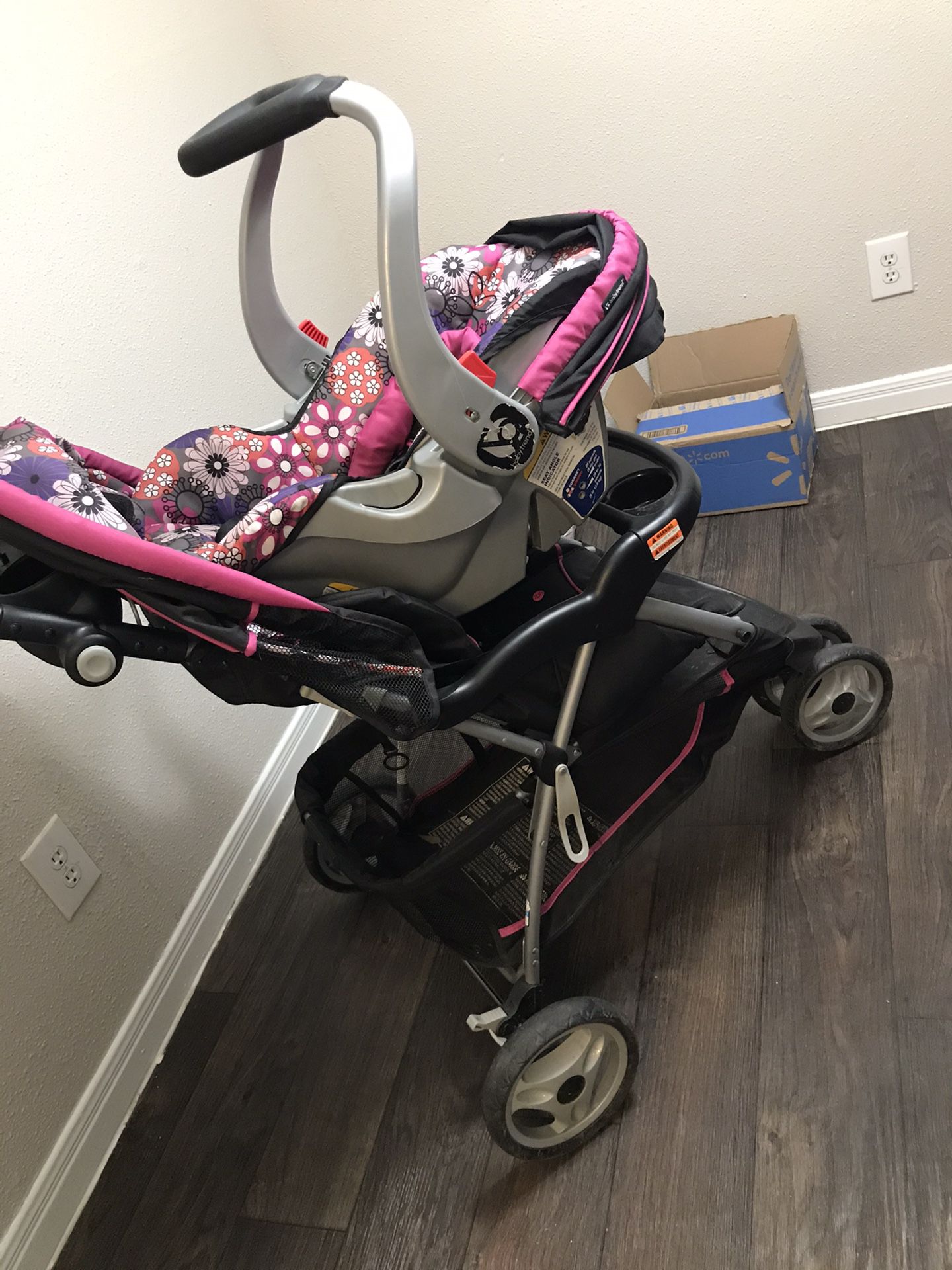 Baby trend stroller with carseat
