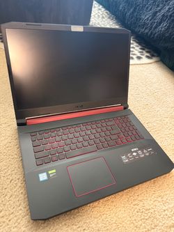Acer Nitro 5 Gaming Laptop 17.3 / 516 GB / 8 GB Ram / Windows 11