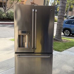 GE Refrigerator. 