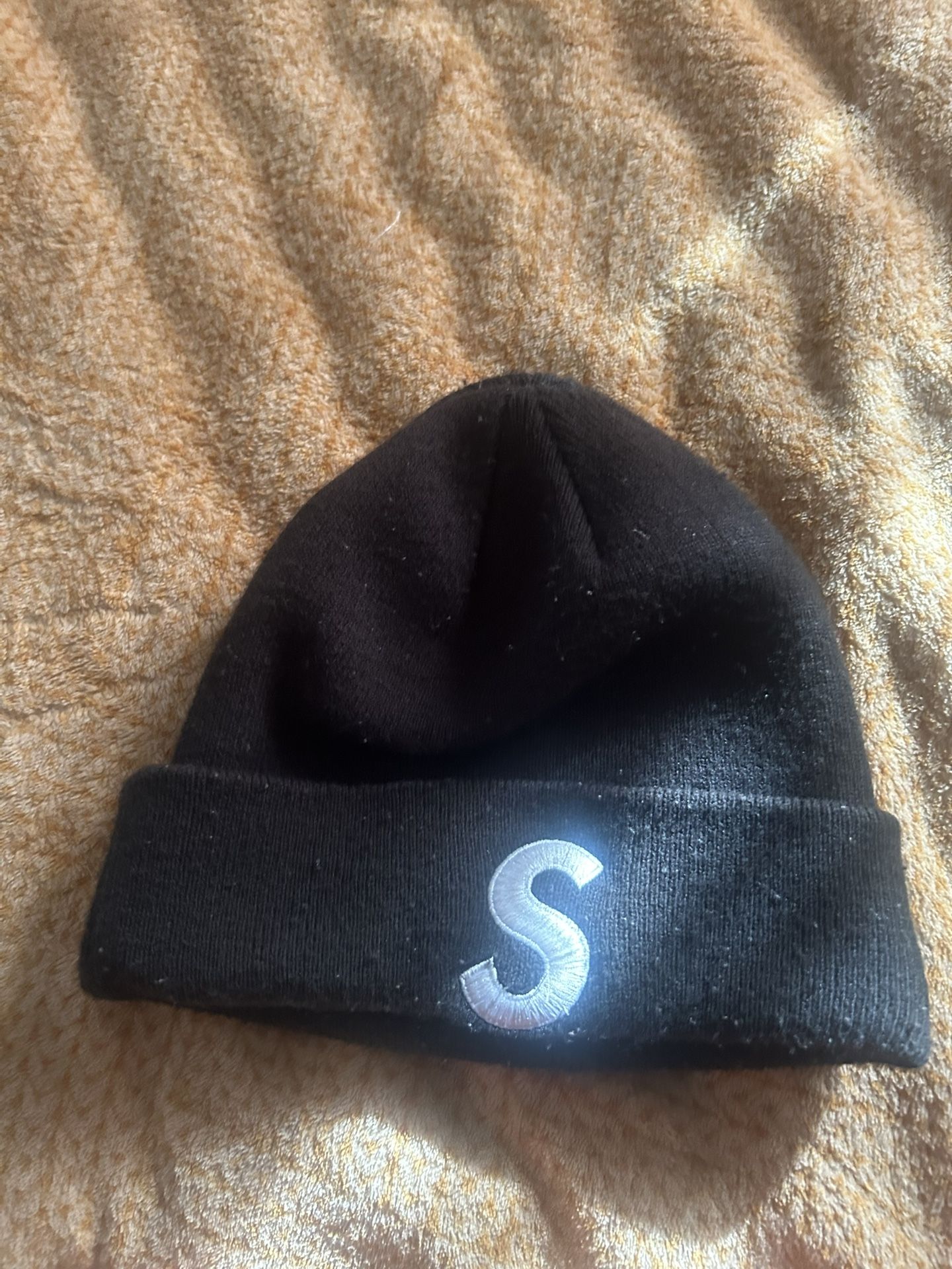 supreme hat/ beanie