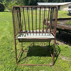 Out Door Hay Bin For Horses 