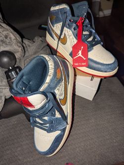 147
Nike Air Jordan 1 Mid SE Armory Navy/Metallic Gold