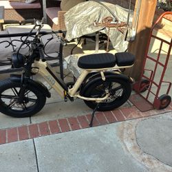 Size 20 E-bike R7 2026 Brand New Never Been Ridden 