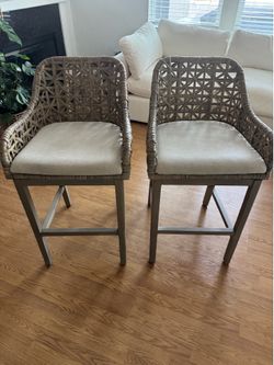 Pair of Wicker / Rattan Barstools 🪑