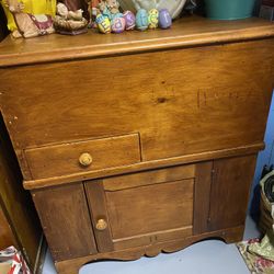 Wood Dresser Antique  In Very Good Condition  Asking $125.