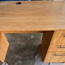 Wood Desk. 3x Drawers 