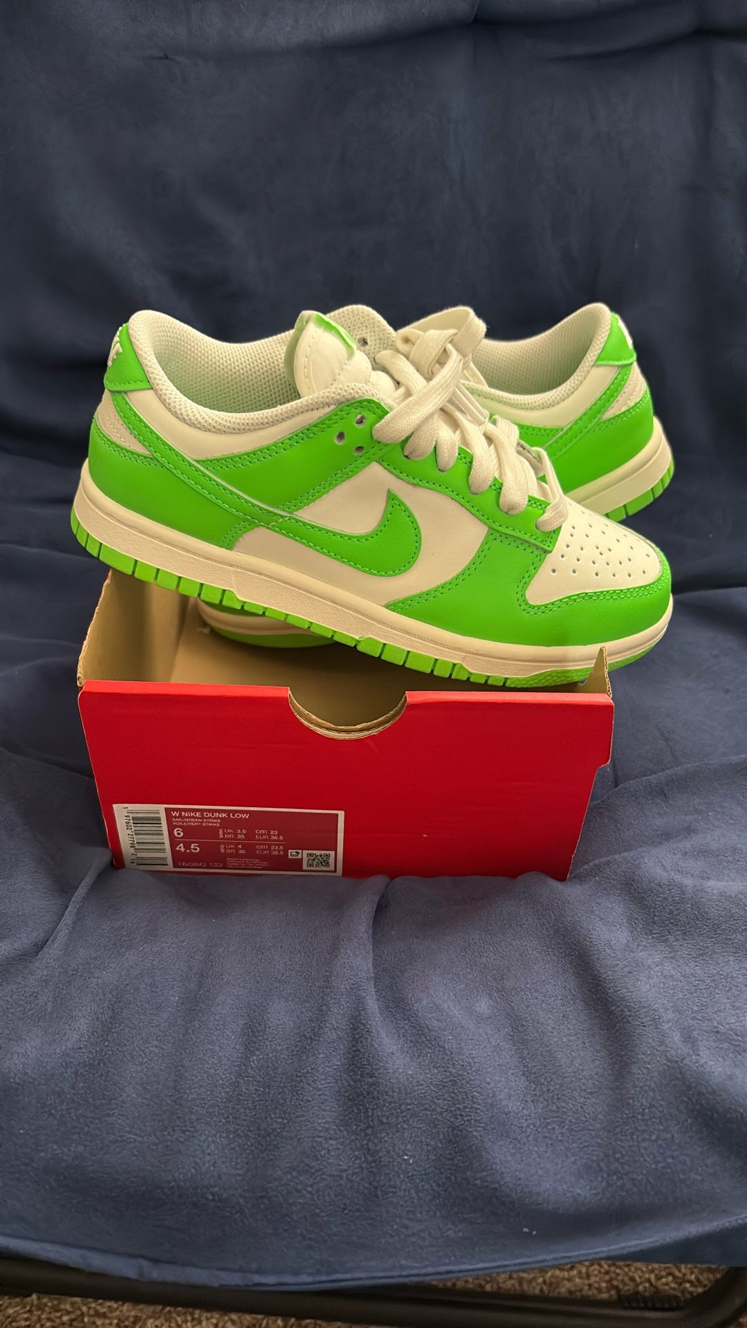 Nike Dunks Low $80