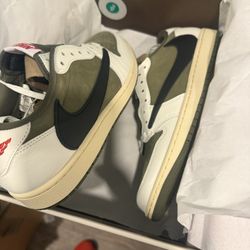 Travis Scott Medium Olive 