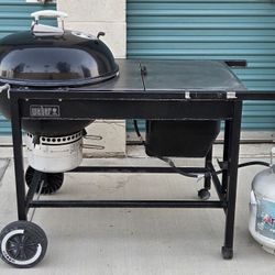 Weber 22" SSP Kettle Bbq Grill With Propane Gas 
