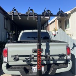Yakima Vertical 4 Bikes Received 2” Excellent Condition 