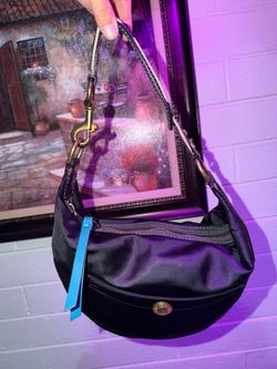 Coach Hamptons Crescent Hobo 05