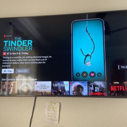 Samsung Smart 55” (inches) 📺 TV W/Remote Control 