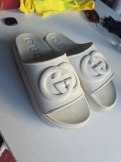 Gucci slides size 6