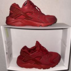 Nike Huarache Size 5.5