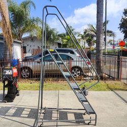 6 step tilt and roll ladder