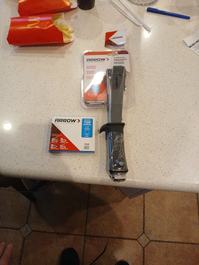 Hammer Tacker