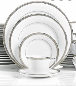 Charter Club grand 40 piece platinum set