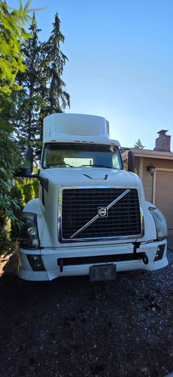 2013 Volvo day cab