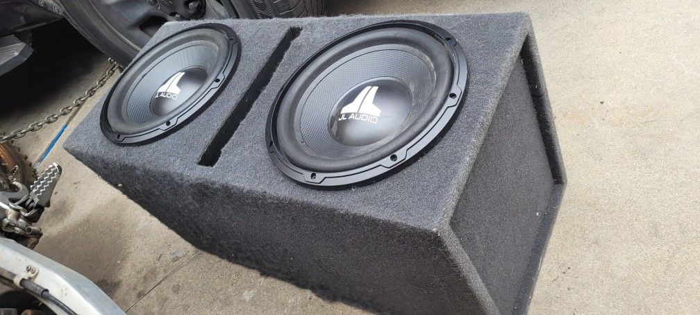 JL Audio Dual 12" Subwoofers And Ported Box