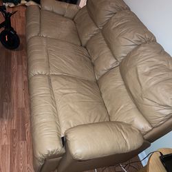 FREE Comfy Couch With Reclining End Seats