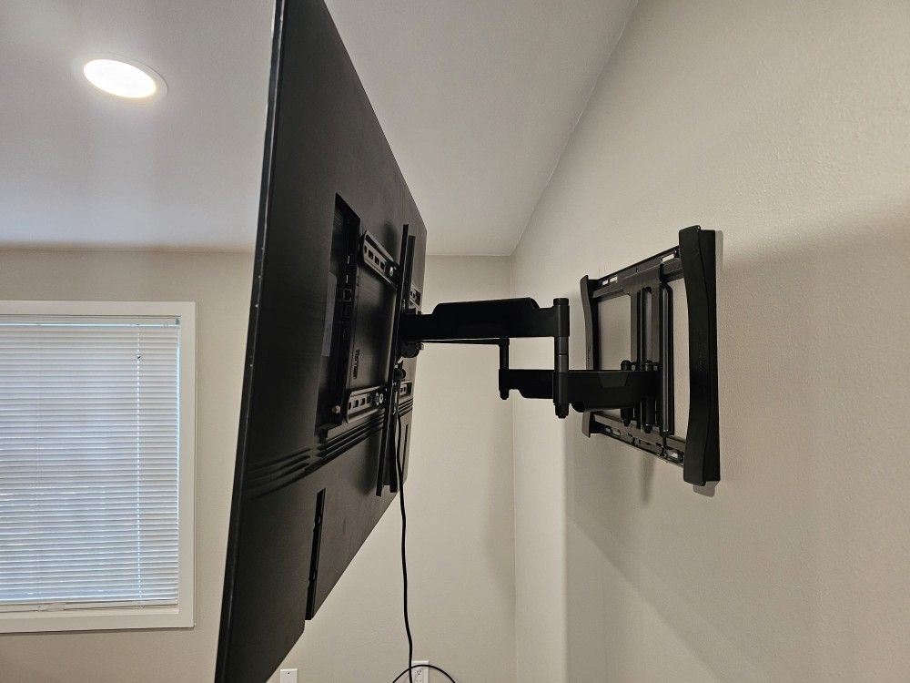 SAMSUNG UN50AU8000 Smart 4K TV