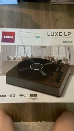 Vinyl player