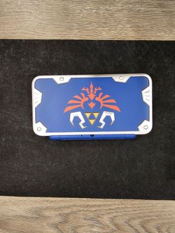 Nintendo New 2DS XL Hylian Shield Edition