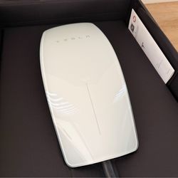 Tesla Wall Connector