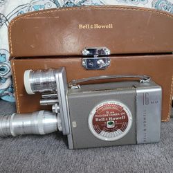 Bell and Howell Magazine Camera  16MM  (antique)