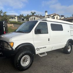 1998 Ford e 350 4x,4. Sportsmobile extended van