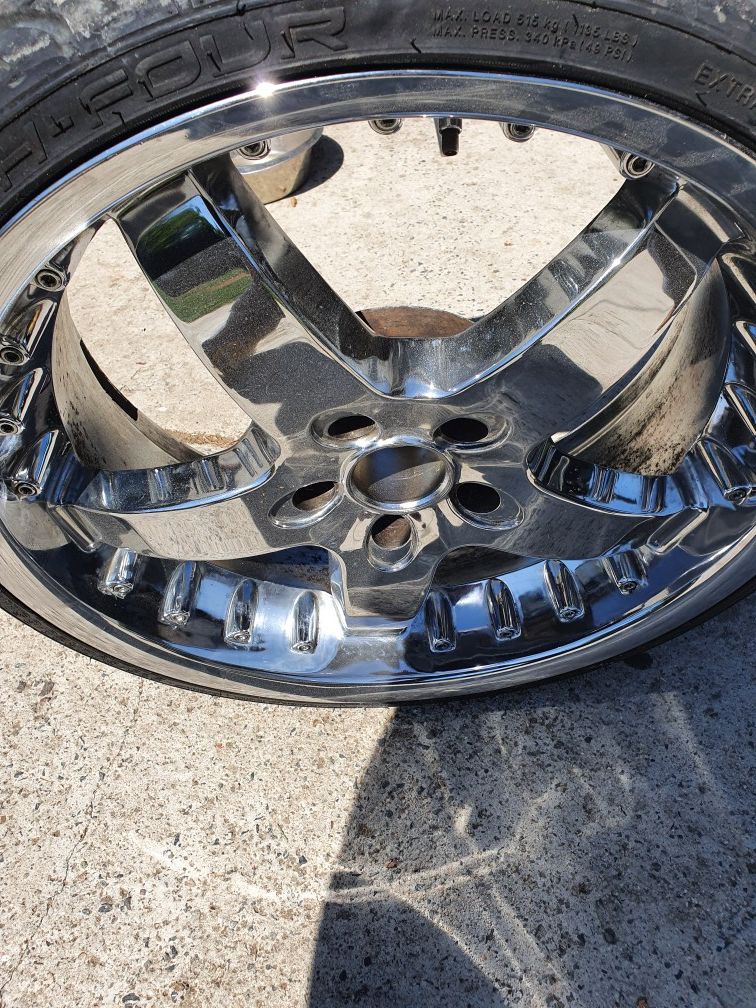 Chevy 5 lug 20' rims 5 by 120 for Sale in Long Beach, CA OfferUp