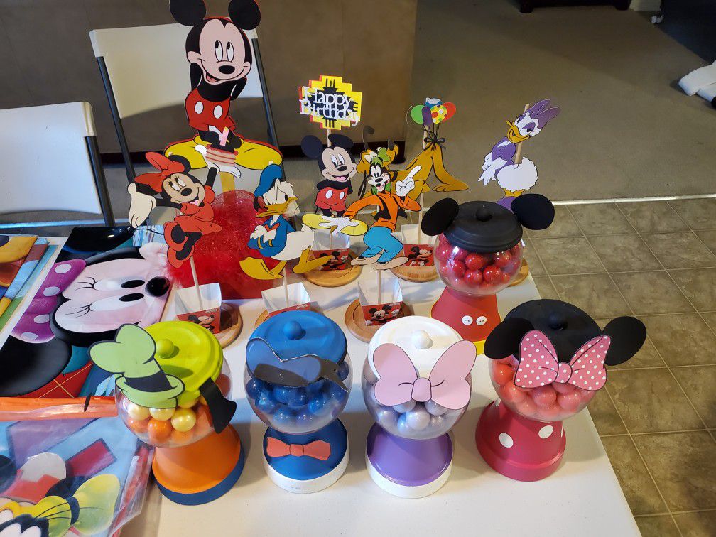 Mickey/Minnie Decorations 