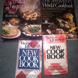 This is a bundle of cooking books 1 hard covered and 4 soft. All in excellent condition. Big variety. Books include recipes and appetizers, first cour