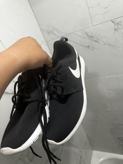 Nike Roshe Size 10 Men $40