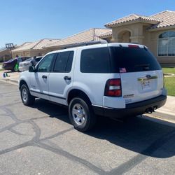 2006 4x4 Ford Explorer 