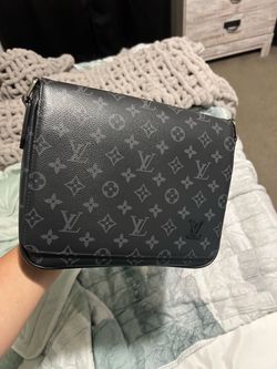 Lv messenger bag