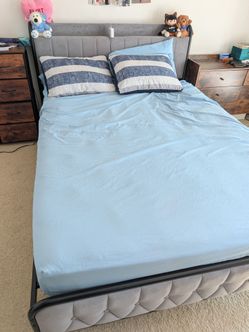 Zinus Queen Mattress