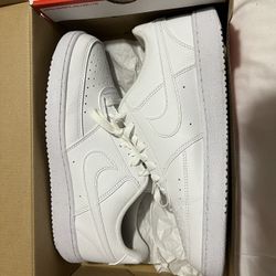 Men’s Nike Classic White Air forces 8.5