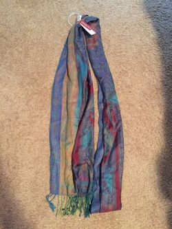 Stylish Scarf new with tag still intact